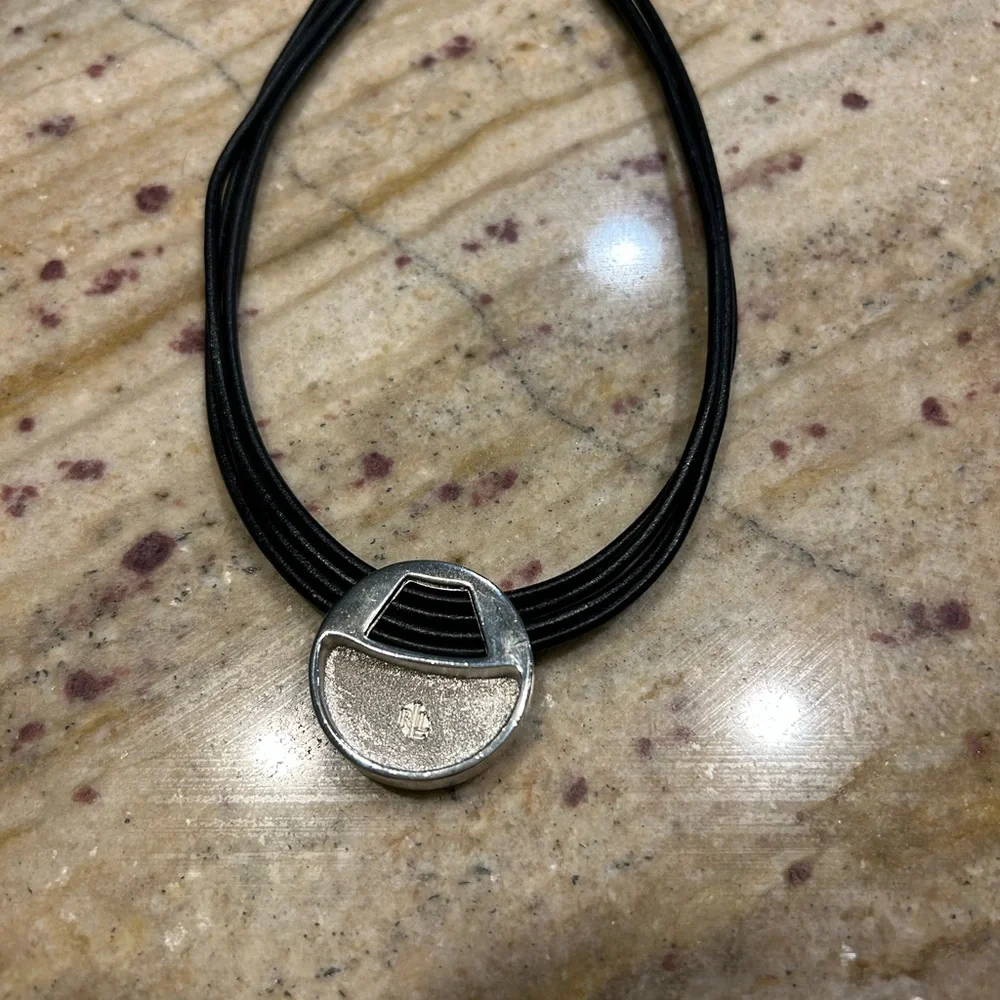 Ralph Lauren Elegant Black Necklace - Picture 4 of 4